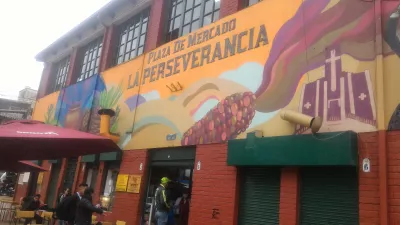 La Perseverancia 지역 시장에서의 아침 식사 : La Perseverancia district 시장