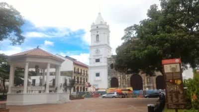 En 2 timers gåtur i Casco Viejo, Panama by : Ting at gøre i Casco Viejo Panama besøger domkirken