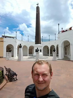 A 2 hours walk in Casco Viejo, Panama city : In front of French monument to Panama canal first attempt
