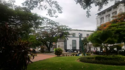 A 2 hours walk in Casco Viejo, Panama city : Plaza Herrera Panama