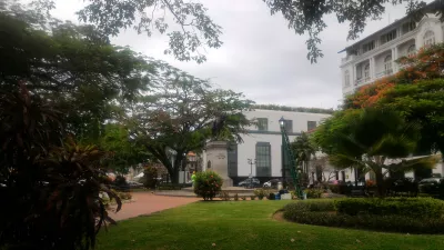 En 2 timmars promenad i Casco Viejo, Panama City : Plaza Herrera Panama