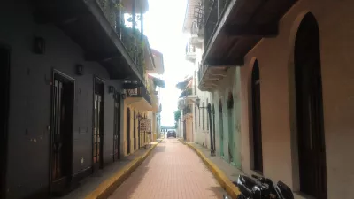 A 2 hours walk in Casco Viejo, Panama city : Street for Pacific ocean view