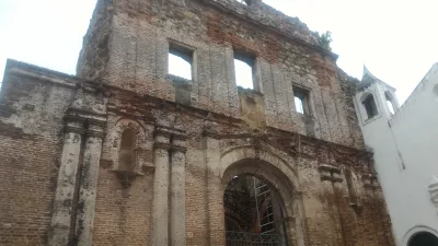 A 2 hours walk in Casco Viejo, Panama city : Antiguo Convento de Santo Domingo o Arco Chato