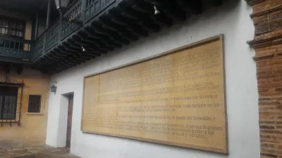 How is the Free walking tour in Bogotá? : Declaration of human rights extract in Spanish