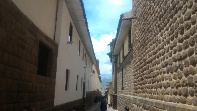How Is The Free Walking Tour In Cusco? : Comparison of Inca and Spanish foundations
