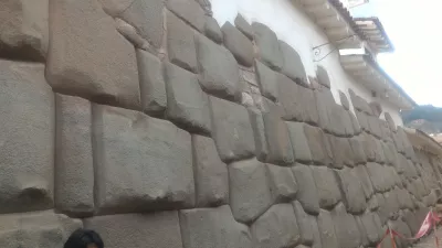How Is The Free Walking Tour In Cusco? : Beautifully perfect Inca wall