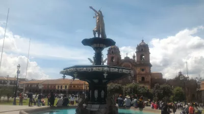 How Is The Free Walking Tour In Cusco? : Central fountain on Plaza de Armas