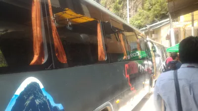 Come È Un Viaggio Di 1 Giorno A Machu Picchu, In Perù? : Bus per Machu Picchu