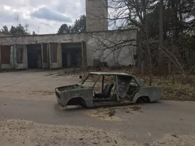 Pripyat tour du lịch ngày - thăm của thành phố bị bỏ rơi của thảm họa hạt nhân Chernobyl : Xe mục nát