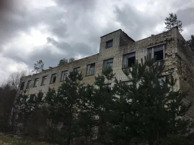 Pripyat day tour - visite de la ville abandonnée de la catastrophe nucléaire de Tchernobyl : Bâtiment abandonné