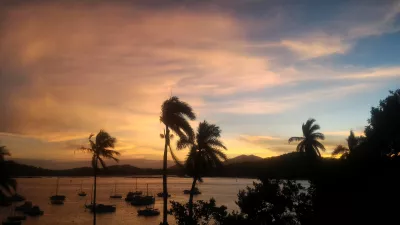 What makes the Pub crawl Panama one of the best? : Incredible Panama canal sunset
