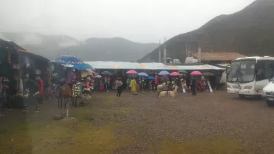 Kā Notiek Sacred Valley Peru Vienas Dienas Ceļojums? : Pirmais āra tirgus