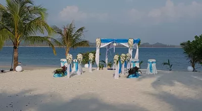 Thailand holidays part five : arrival in Koh Mook resort on Trang islands : Beach resort ready for the wedding