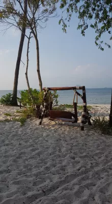 Thailand holidays part five : arrival in Koh Mook resort on Trang islands : Lounger on the beach right next to the sea