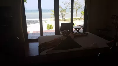 Thailand holidays part five : arrival in Koh Mook resort on Trang islands : Beach view from the bed in my Koh Mook accomodation