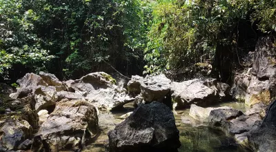 Vacanza in Tailandia: quarta parte, Khao Sok e Trang : Fermati prima di entrare nella caverna 