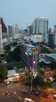 Holiday Week In Thailand : First Day, Bangkok [Travel Guide] : View of Bangkok from a rooftop