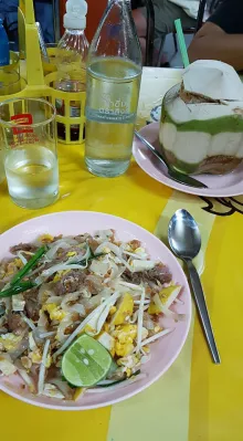 Vacances en Thaïlande : 2ème jour, promenade dans les rues de Bangkok : Repas au restaurant Suda