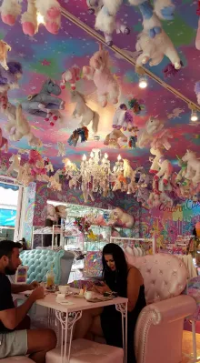 Thailand holidays: 2nd day, stroll through the streets of Bangkok : Unicorns on the ceiling, impossible to count 