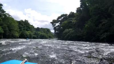 White water rafting adventure on Mamoni river Panama : Things to do in Panama rafting