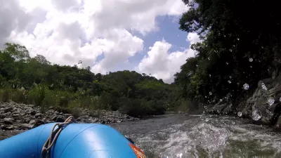 White water rafting adventure on Mamoni river Panama : River rafting Panama