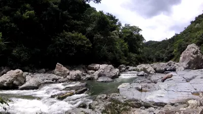 White water rafting adventure on Mamoni river Panama : Whitewater rafting Panama