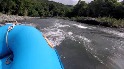 White water rafting adventure on Mamoni river Panama : Whitewater rafting on Mamoni river Panama