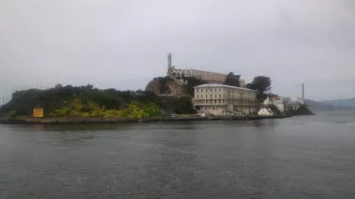 Is it worth to visit AlCatraz? AlCatraz tour review : Prison island view