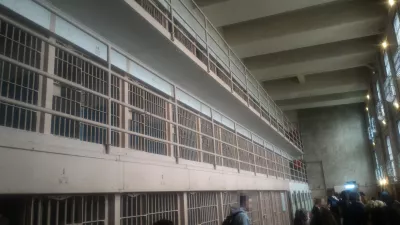 Is it worth to visit AlCatraz? AlCatraz tour review : Standard prison cells and isolation cells in the back