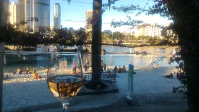 What are the best bars in Brisbane? : Enjoy a glass of Rosé wine with view on Brisbane river at SouthBankBeerGarden