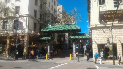 Where is the best chinese food in Chinatown San Francisco? : Chinatown entrance by day