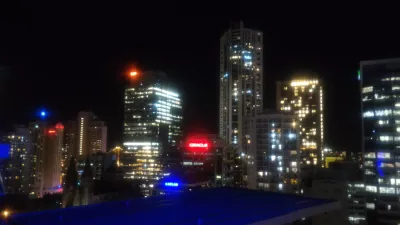 Logeren in een van de beste hotels nabij het centraal station van Brisbane, het Novotel Brisbane : Uitzicht op Brisbane in de nacht