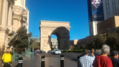 Walking on the best parts of Las Vegas strip up to the neon museum : Triumph arch replica