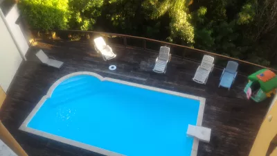 Cilat janë vendet më të mira për të qëndruar në Tahiti? : Pishina në një apartament me një dhomë gjumi me qira AirBNB në Tahiti