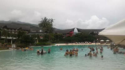 Comment était la meilleure soirée au bord de la piscine en Polynésie, Bob Sinclar Tahiti? : Réchauffement