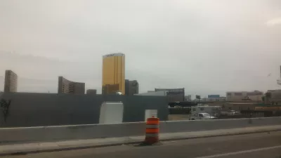 Brunch at container park Las Vegas and its praying mantis : Trump tower seen from highway