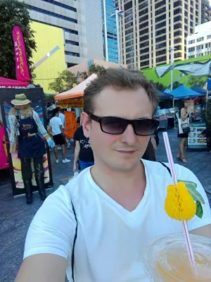 Where to find cheap food in Brisbane? A guide to the best places to eat in Brisbane : Enjoying a freshly squeezed orange juice at Brisbane City Markets