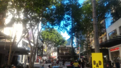 Unique and cheap things to do in Brisbane to never be bored in Brisbane! : Queen street walking and shopping street