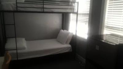 What is the cheapest hotel room in San Fran Union square? : Bunk beds room in The Urban San Fran cheap hotel