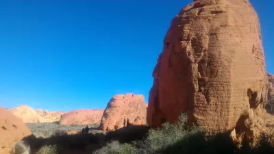 A day tour at valley of fire state park in Nevada : Elephant head shaped rock