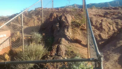 A day tour at valley of fire state park in Nevada : 150 million years old petrified wood