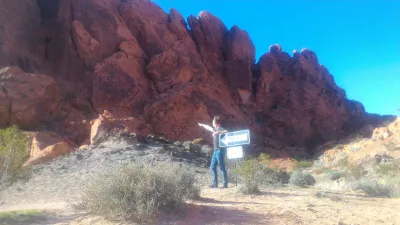 A day tour at valley of fire state park in เนวาดา : ทางเดียวเท่านั้น