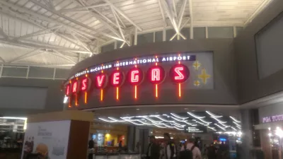 First day in Vegas visiting a friend: the Strip at night, cooking tarte flambée : Welcome sign in McCarran airport