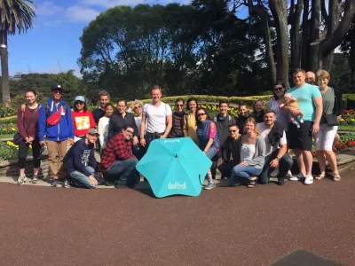 Joining the only free walking tour Auckland : Group picture at the free walking tour Auckland