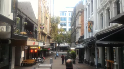 Joining the only free walking tour Auckland : Bars and restaurants