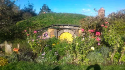 Hobbiton-elokuvan kiertue, vierailu Hobbit-kylässä Uudessa-Seelannissa : Kaunis hobititalo