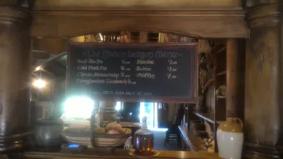 Hobbiton movie set tour, a visit of the hobbit village in New Zealand : Included drinks choice