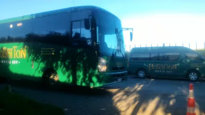 Tour do set do filme Hobbiton, uma visita à vila hobbit na Nova Zelândia : Ônibus Hobbiton