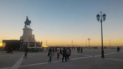 Parada en Lisboa, Portugal con tour por la ciudad : Plaza de comercio