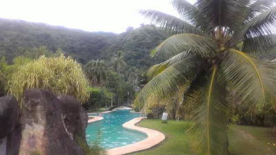 How is the longest swimming pool in Polynesia? : Trying to get a view of the whole pool in one picture